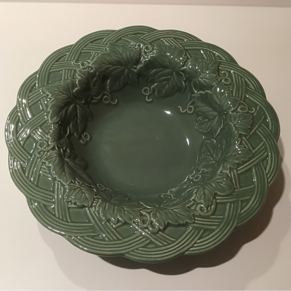 Fitz‎ and Floyd Green Classic Choices Grape Leaves Basketweave 10" Serving Bowl